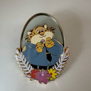 Disney Zootopia Officer Clawhauser Flower Frame Pin